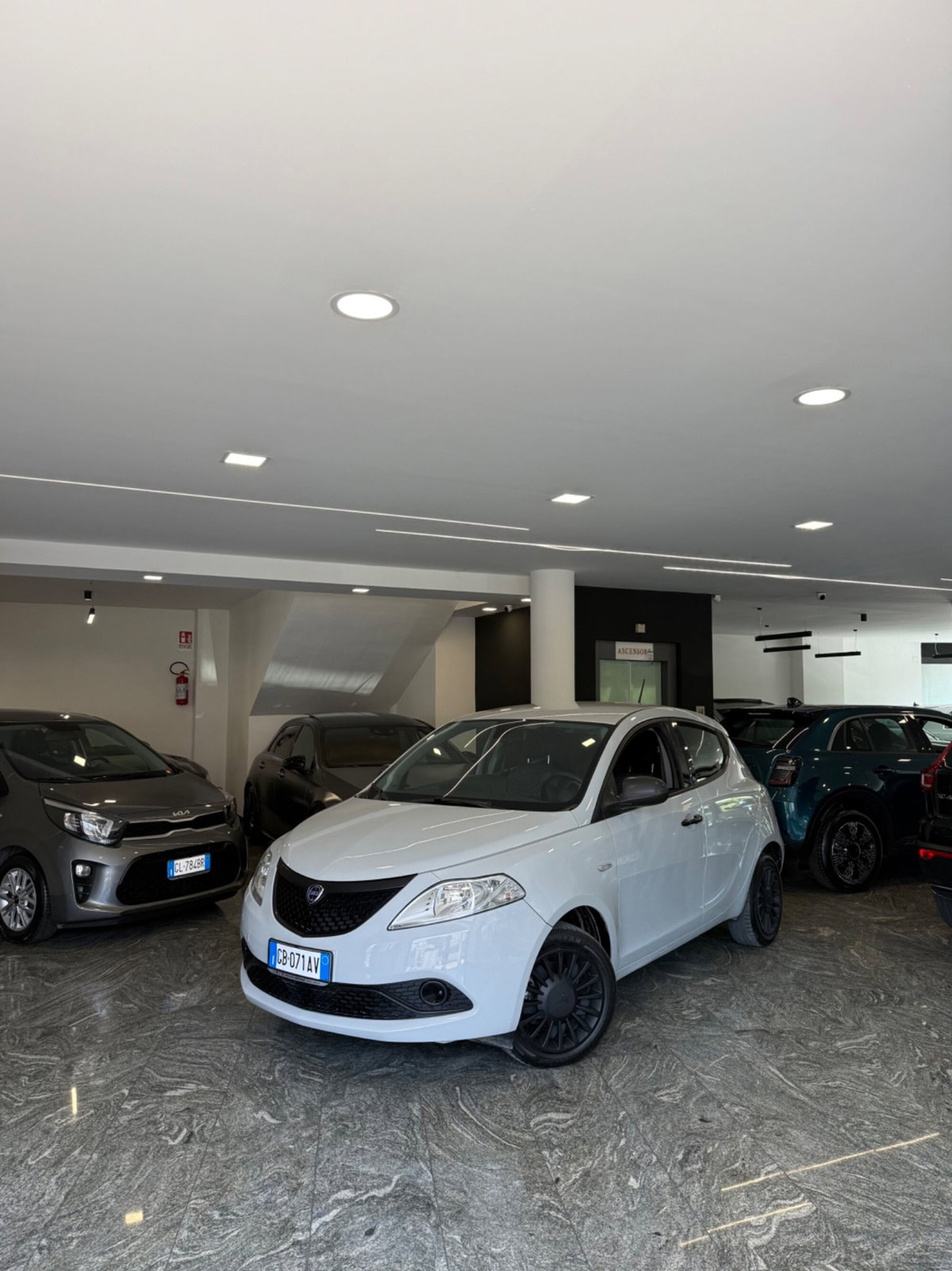 Lancia Ypsilon 1.2 69 CV 5 porte Gold
