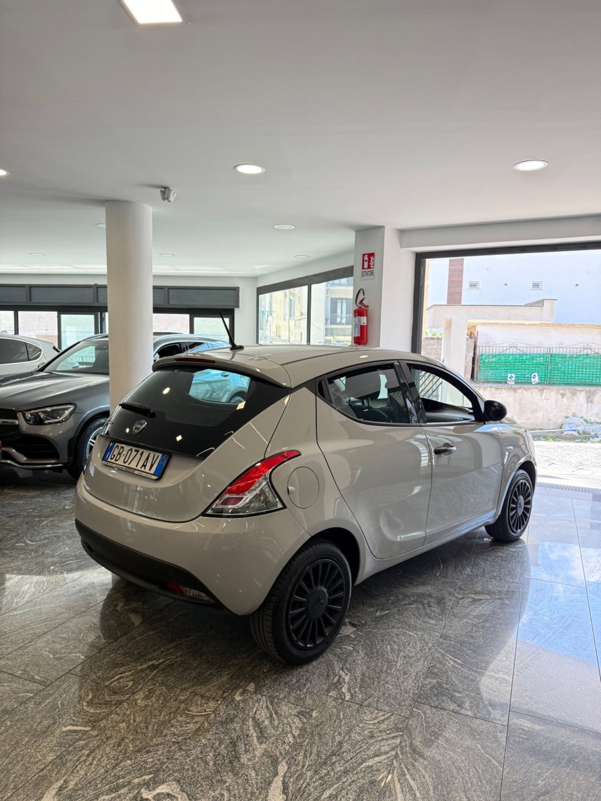 Lancia Ypsilon 1.2 69 CV 5 porte Gold (3)