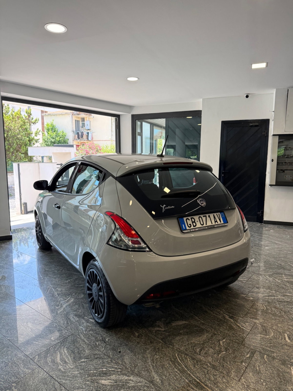 Lancia Ypsilon 1.2 69 CV 5 porte Gold (4)
