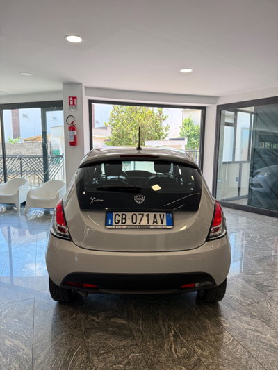 Lancia Ypsilon 1.2 69 CV 5 porte Gold (5)