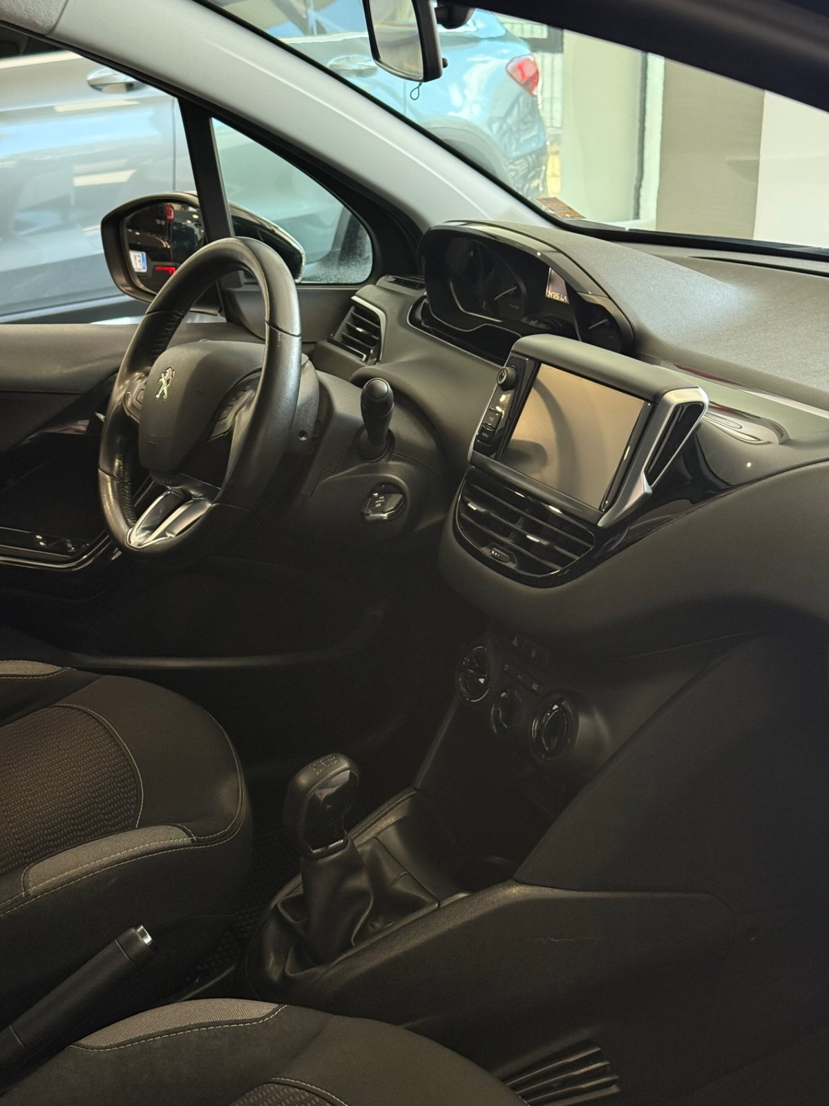 Peugeot 208 75 5 porte Allure (11)