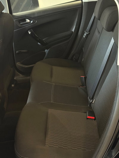 Peugeot 208 75 5 porte Allure (8)