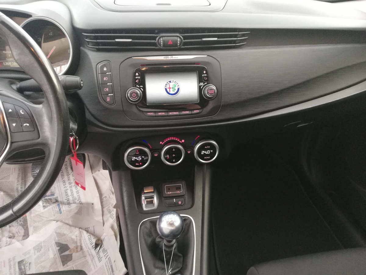 Alfa Romeo Giulietta 1.6 JTDm Ti 120cv (14)