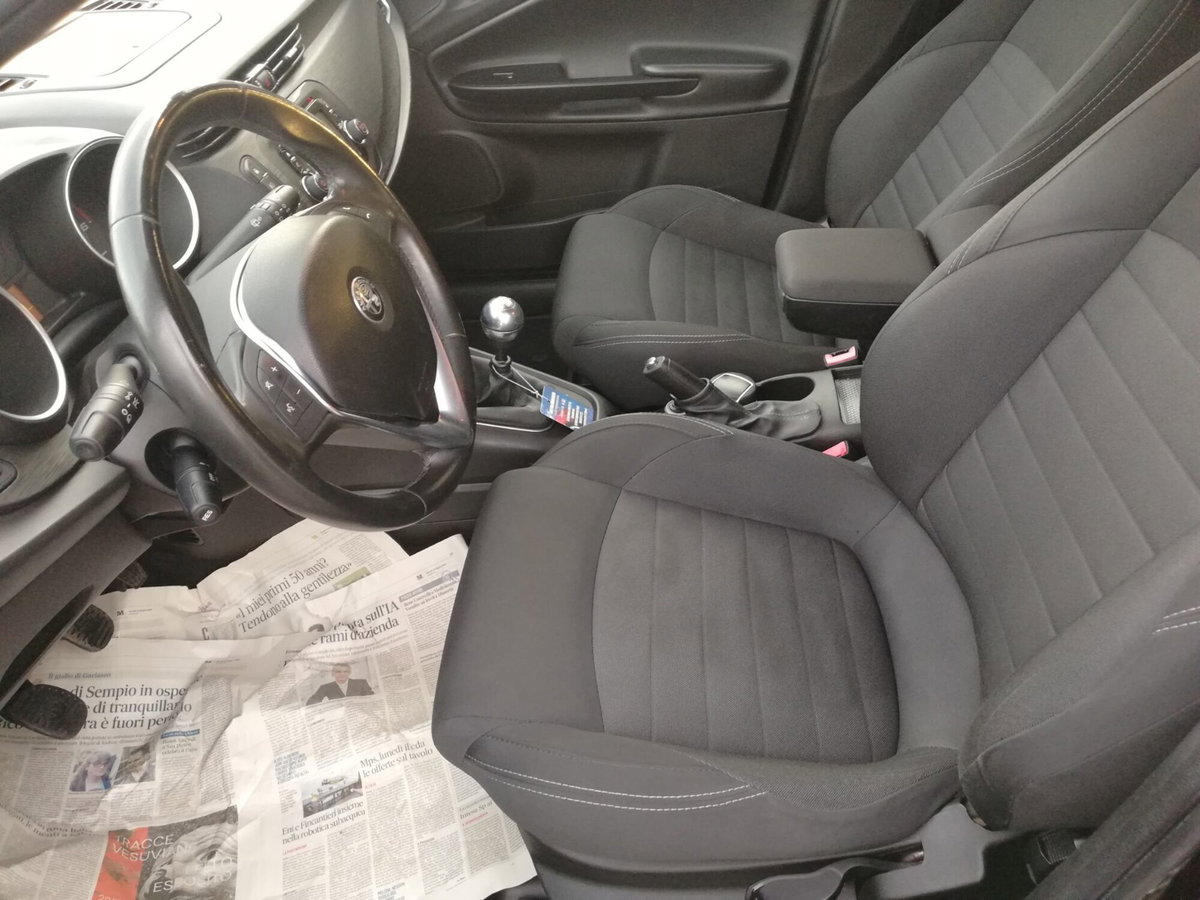Alfa Romeo Giulietta 1.6 JTDm Ti 120cv (8)