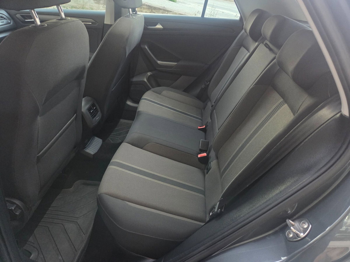 Volkswagen T-Roc 1.6 TDI SCR Advanced BlueMotion Technology (17)