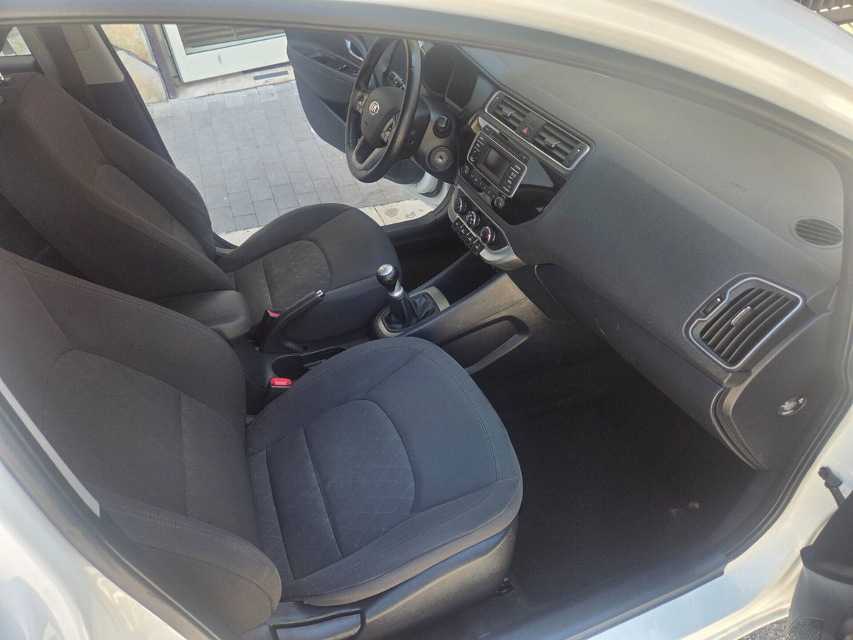 Kia Rio 1.2 CVVT 5p. Cool (14)