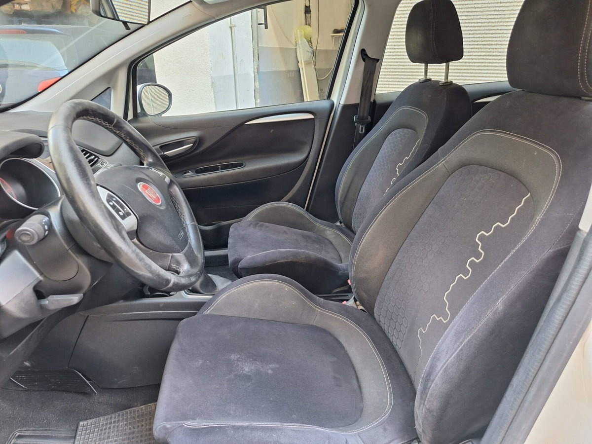 Fiat Punto 1.3 MJT II S&S 85 CV 5 porte ECO Lounge (12)