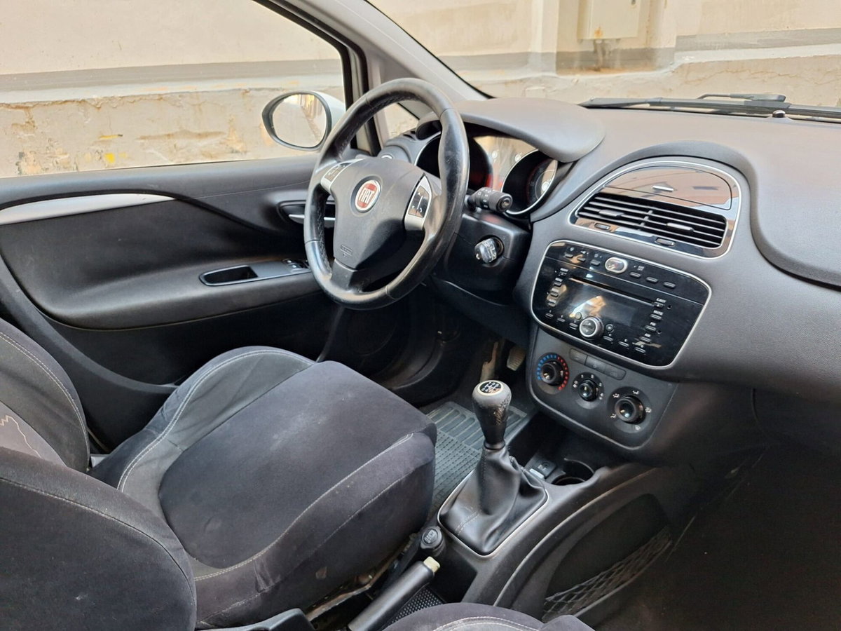Fiat Punto 1.3 MJT II S&S 85 CV 5 porte ECO Lounge (16)