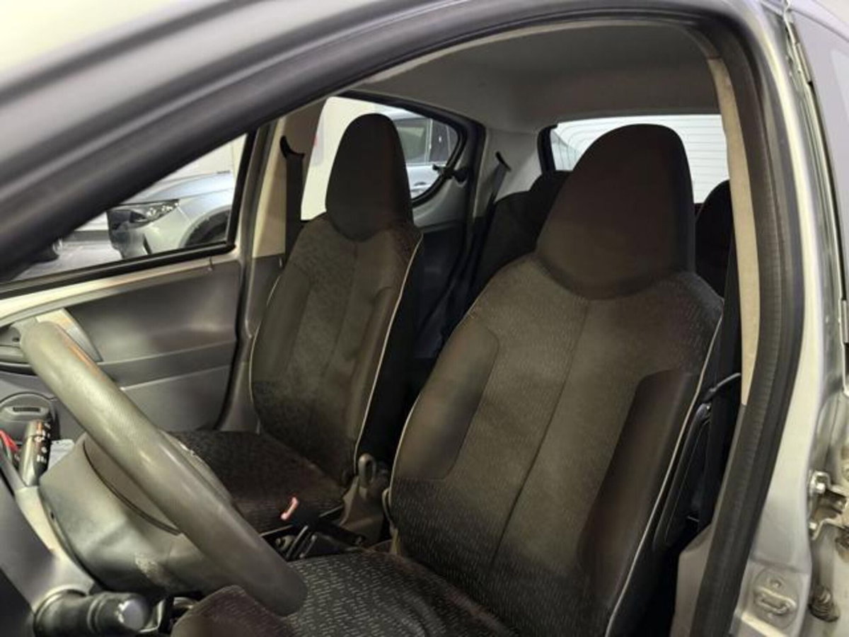 Peugeot 107 68CV 5p. Desir (10)