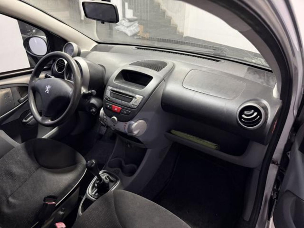 Peugeot 107 68CV 5p. Desir (9)