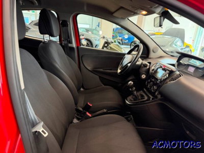 Lancia Ypsilon 1.2 69 CV 5 porte Gold (11)
