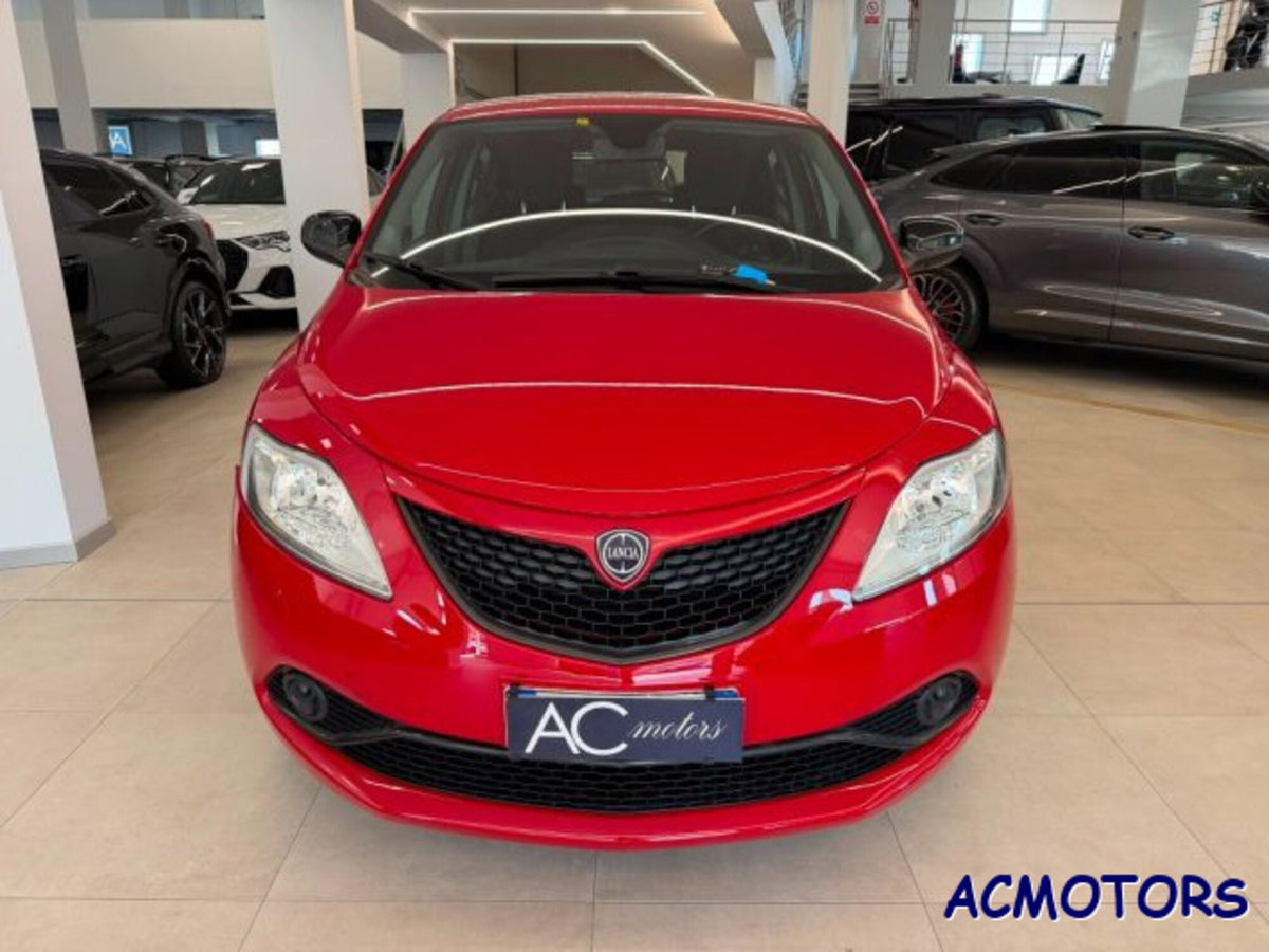 Lancia Ypsilon 1.2 69 CV 5 porte Gold (3)