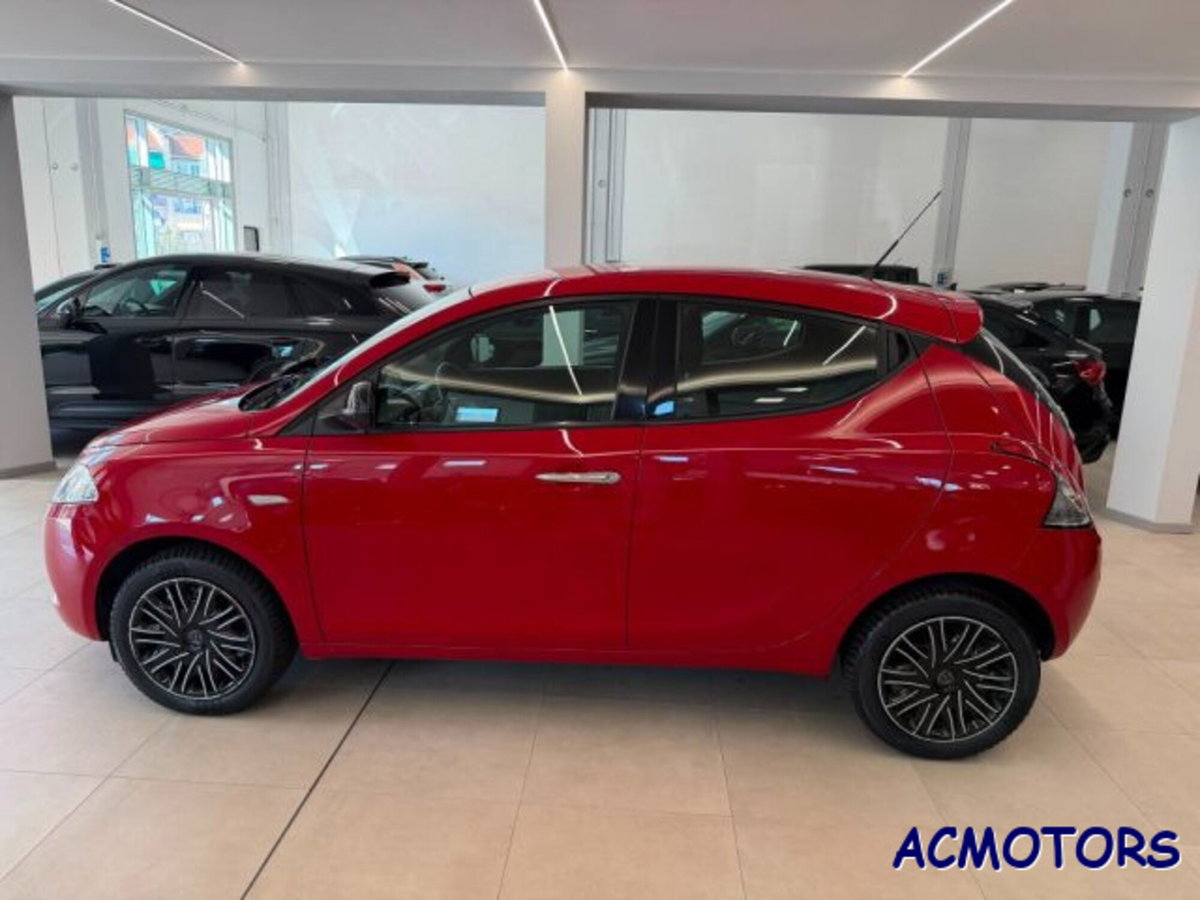 Lancia Ypsilon 1.2 69 CV 5 porte Gold (6)