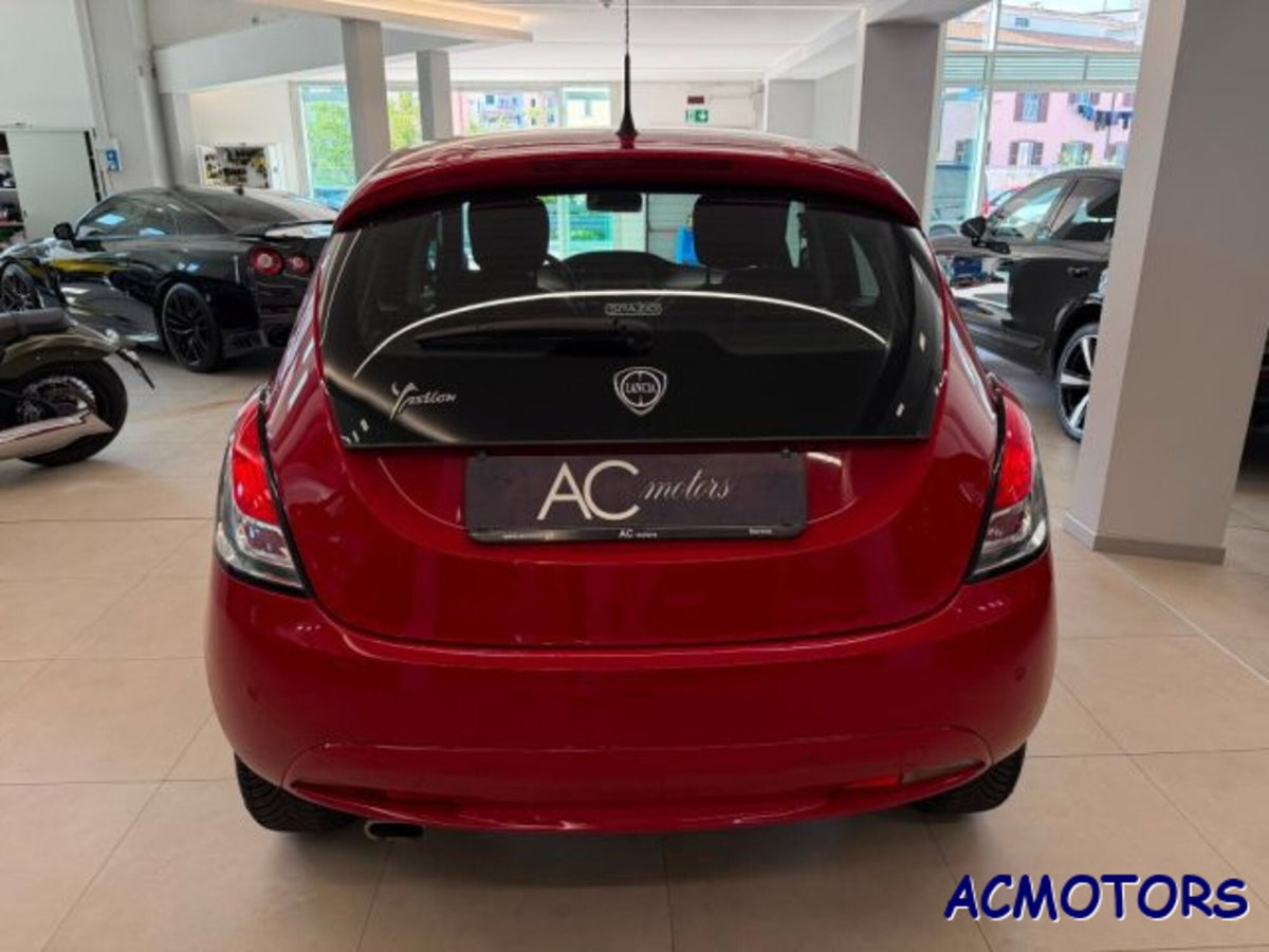 Lancia Ypsilon 1.2 69 CV 5 porte Gold (7)