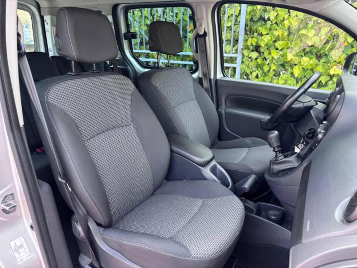 Mercedes-Benz Citan 1.5 111 CDI Kombi Friendly (11)