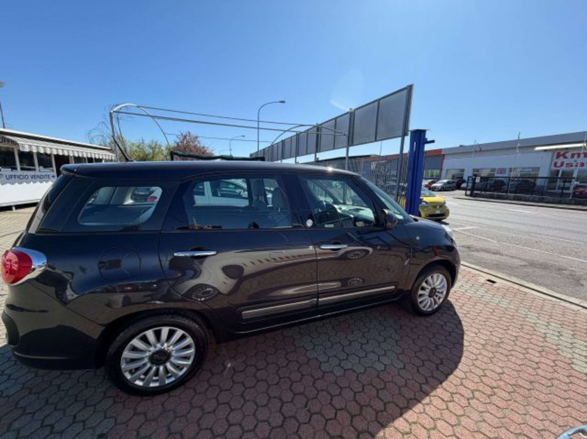 Fiat 500L Living 1.6 Multijet 105 CV Lounge (4)