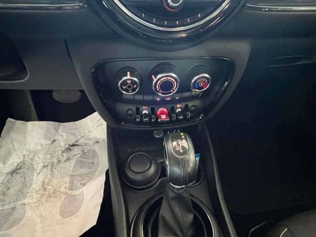 MINI Mini Clubman Clubman 2.0 Cooper D Essential auto (10)