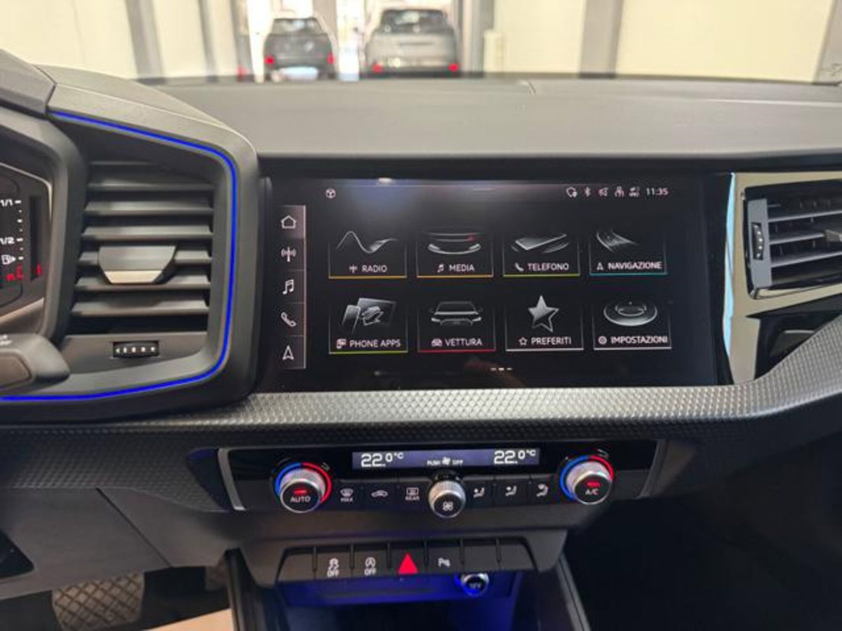 Audi A1 Sportback 30 TFSI S tronic Identity Black (13)
