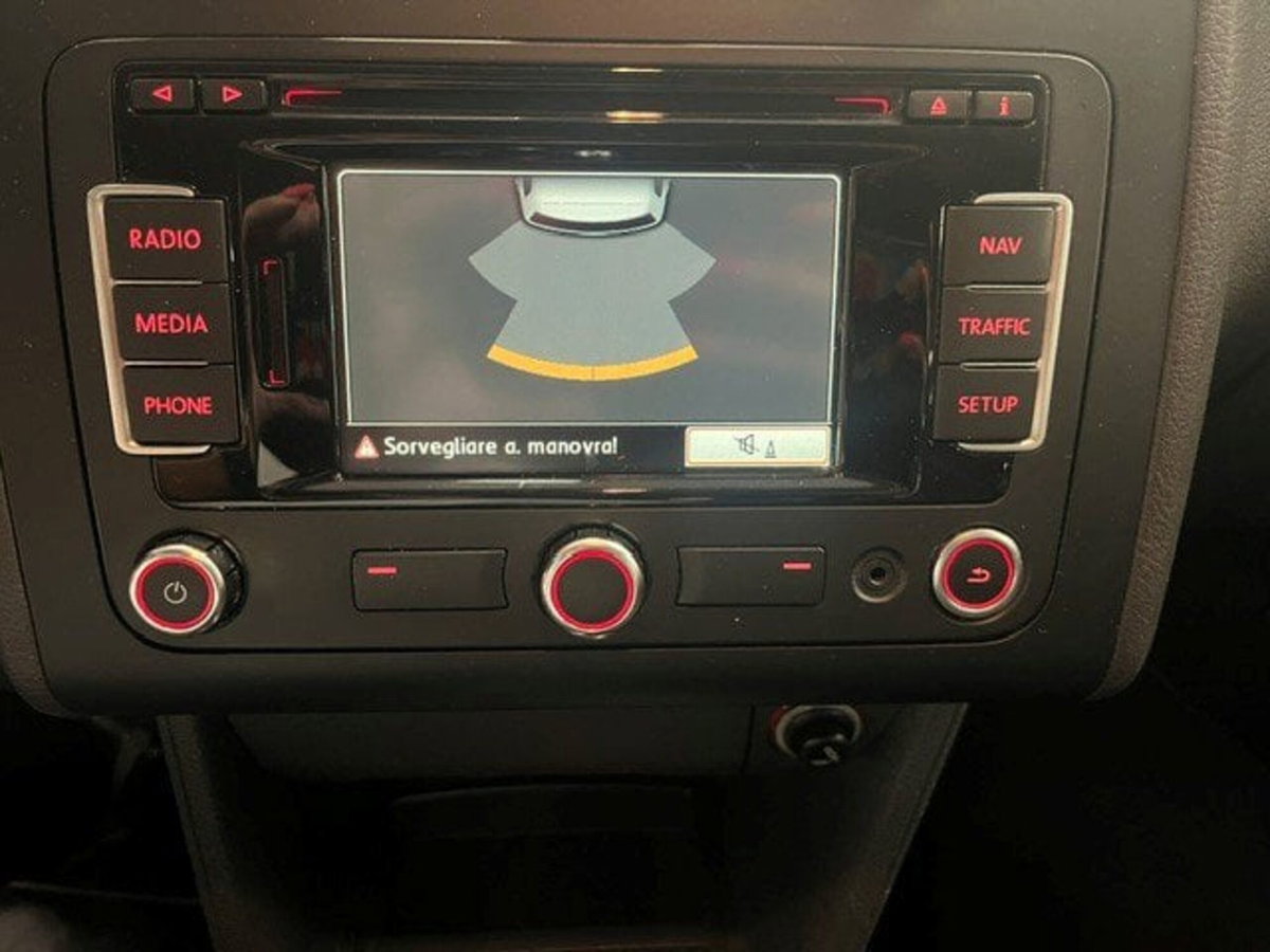Volkswagen Touran 2.0 TDI 140 CV DSG Highline (12)