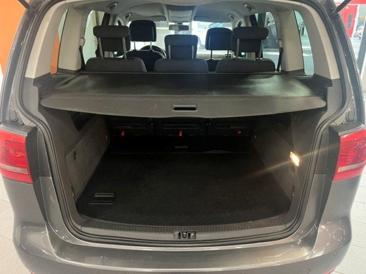 Volkswagen Touran 2.0 TDI 140 CV DSG Highline (13)