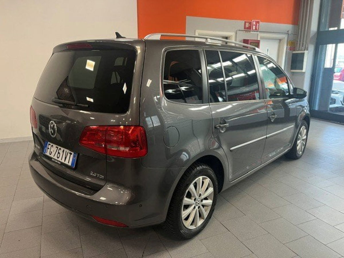 Volkswagen Touran 2.0 TDI 140 CV DSG Highline (4)