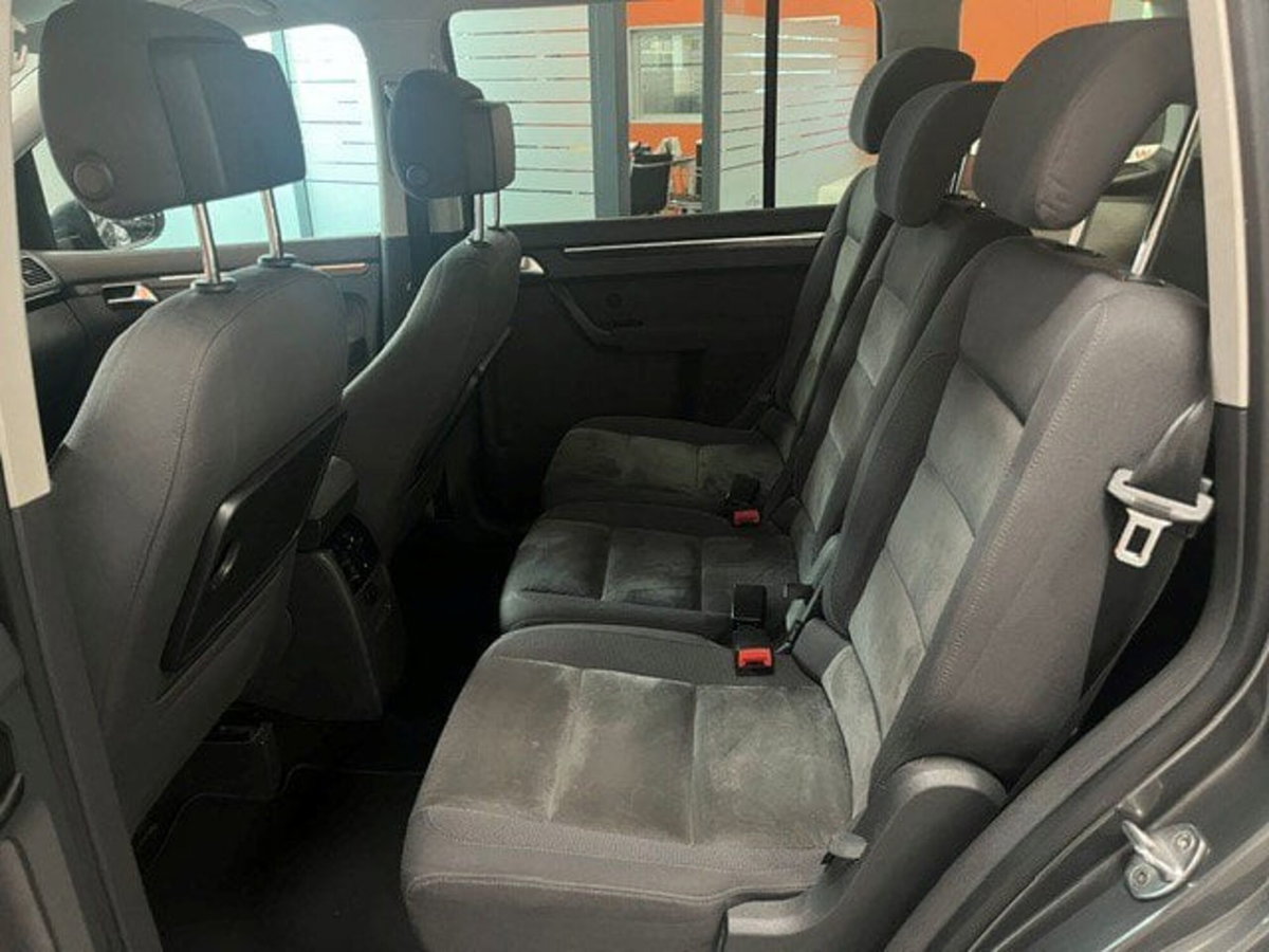 Volkswagen Touran 2.0 TDI 140 CV DSG Highline (9)