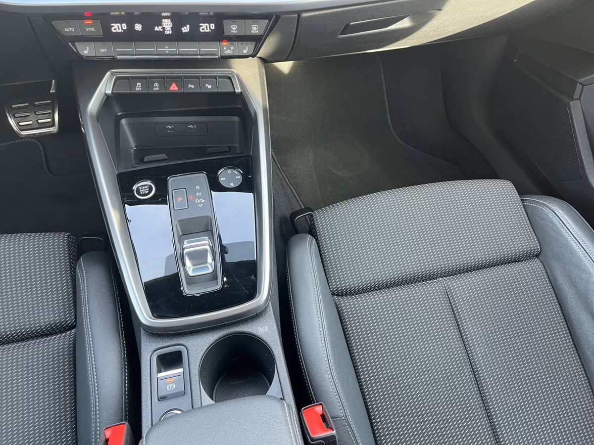 Audi A3 Sportback 30 TFSI S line edition (9)