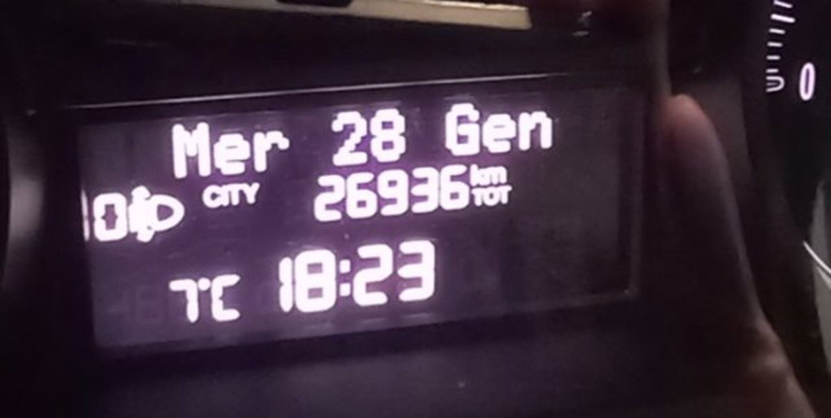 Lancia Ypsilon 1.0 FireFly 5 porte S&S Hybrid Ecochic Silver (8)