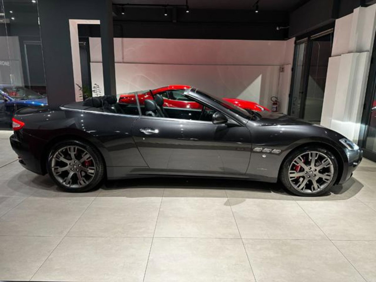 Maserati Grancabrio 4.7 V8 Sport (11)