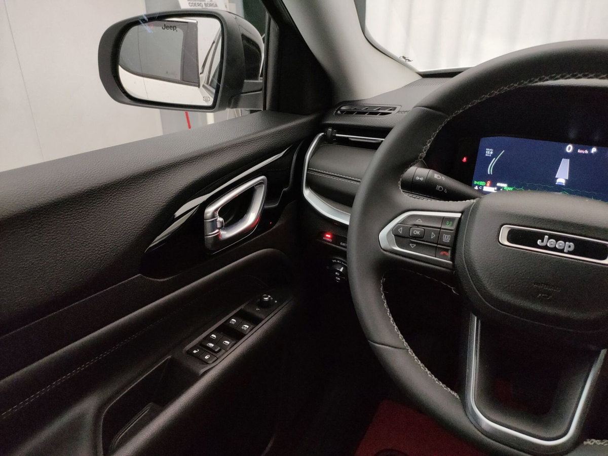 Jeep Compass 1.3 T4 190CV PHEV AT6 4xe Limited (13)