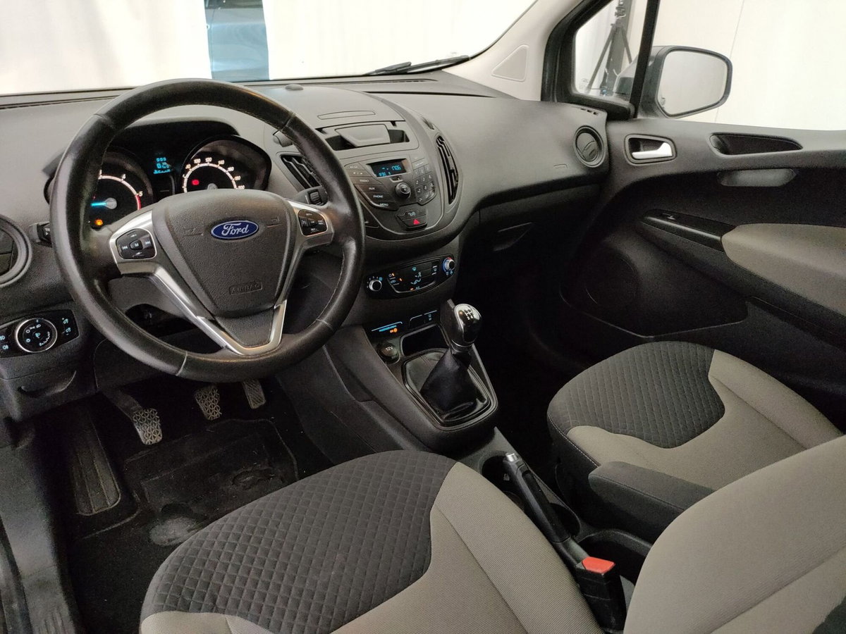 Ford Tourneo Courier 1.5 TDCI 95 CV Plus (11)