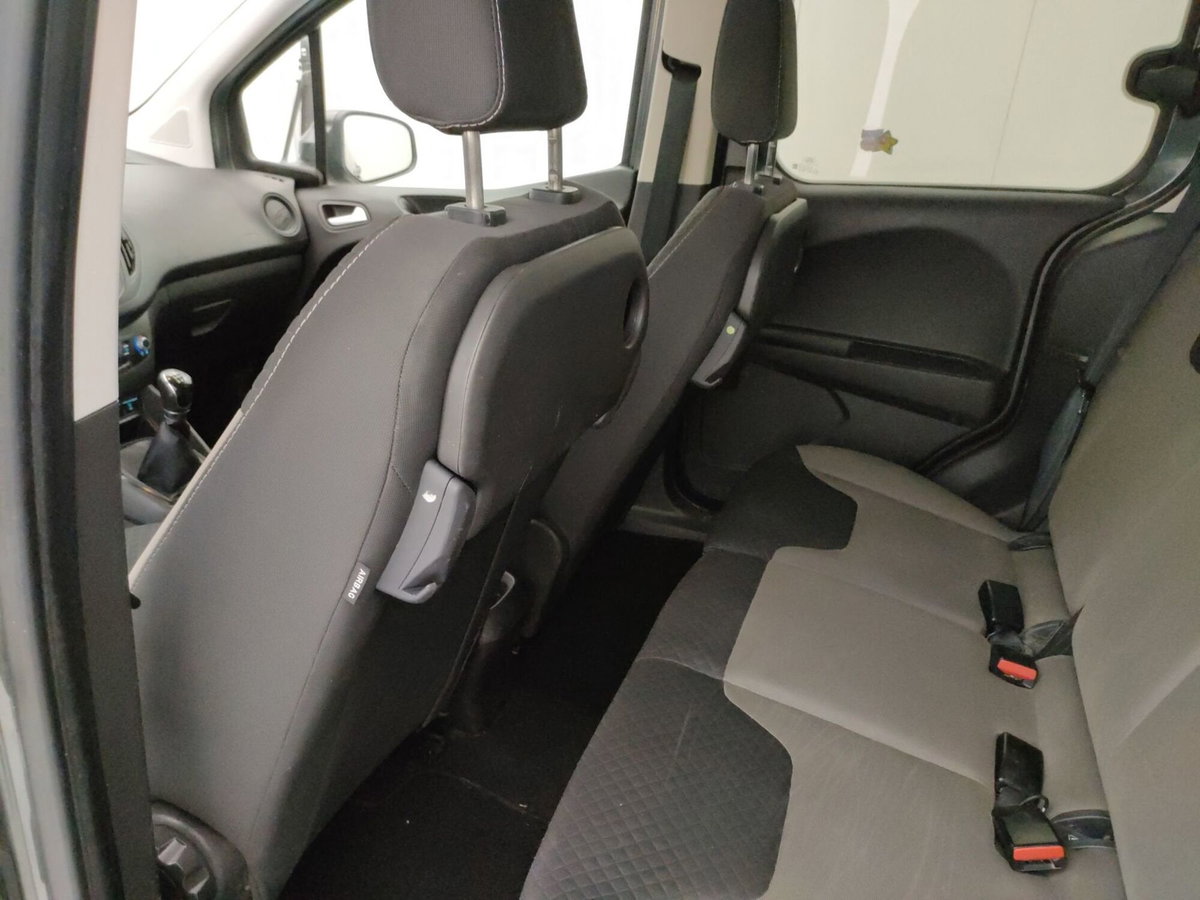 Ford Tourneo Courier 1.5 TDCI 95 CV Plus (12)