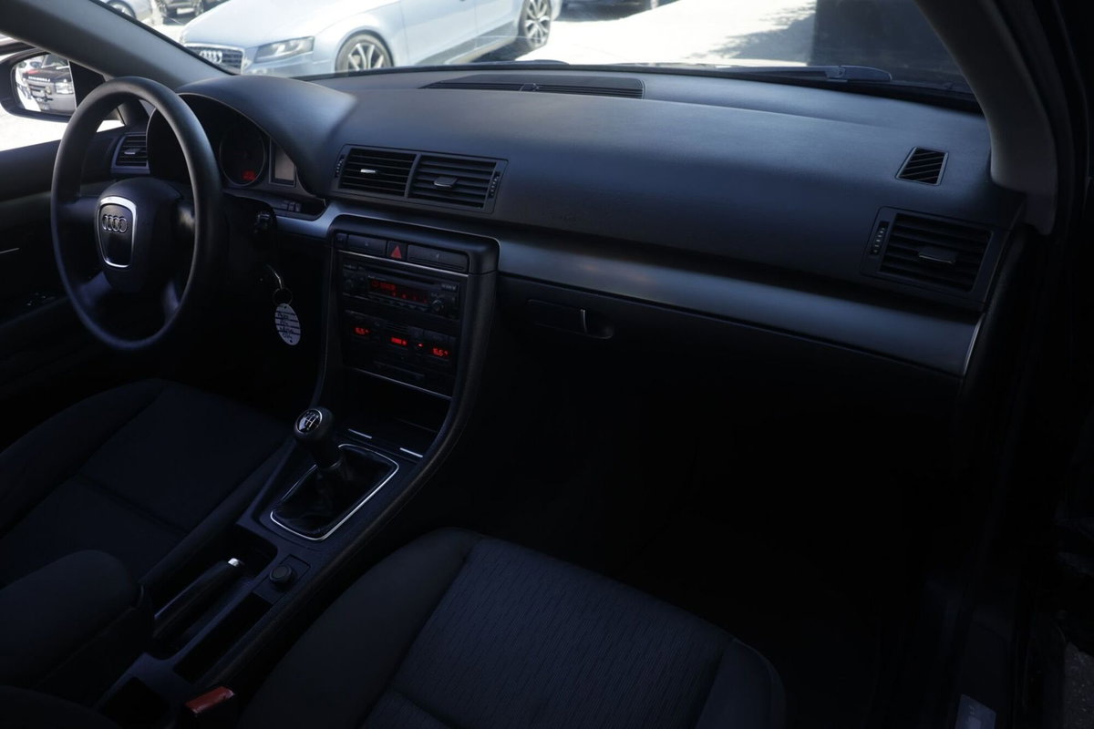 Audi A4 Avant 2.0 16V TDI multitr. Top (8)