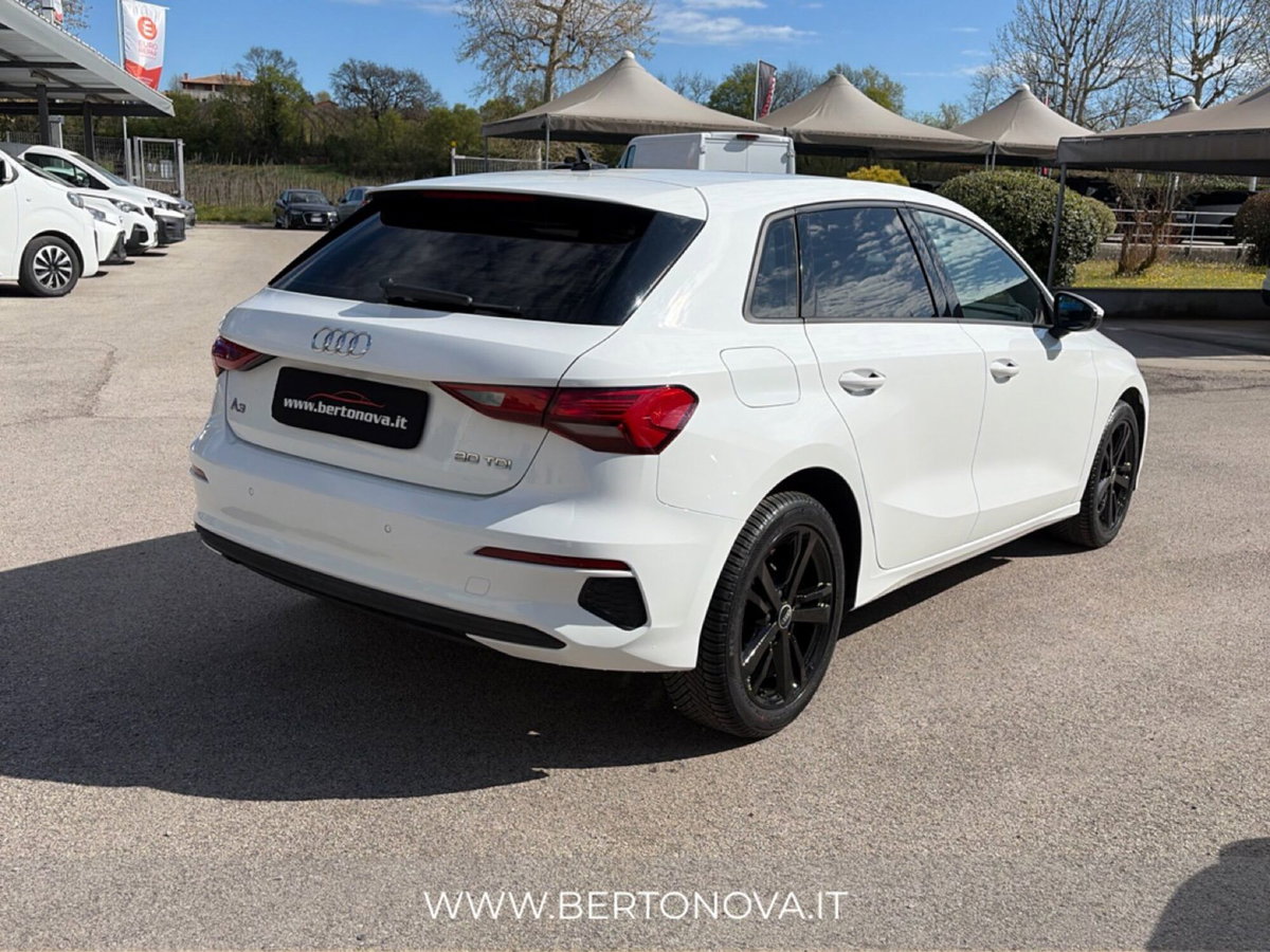 Audi A3 Sedan 30 TDI Business (4)