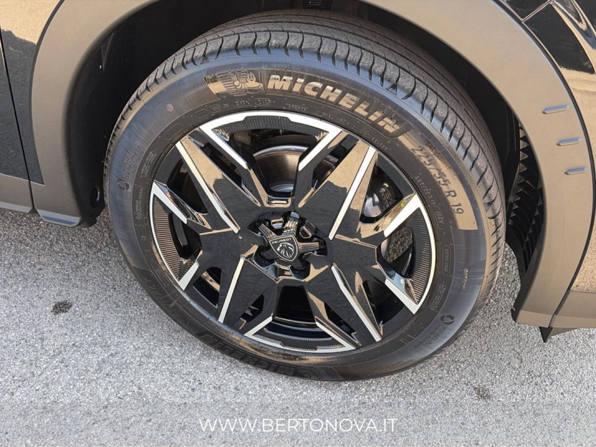 Peugeot 3008 1.2 hybrid GT Exclusive 145cv e-dcs6 (9)