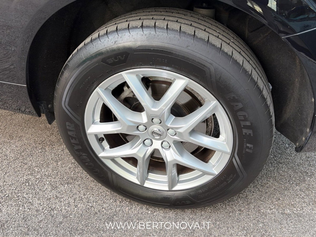 Volvo XC60 B4 (d) AWD Geartronic Momentum Pro (9)