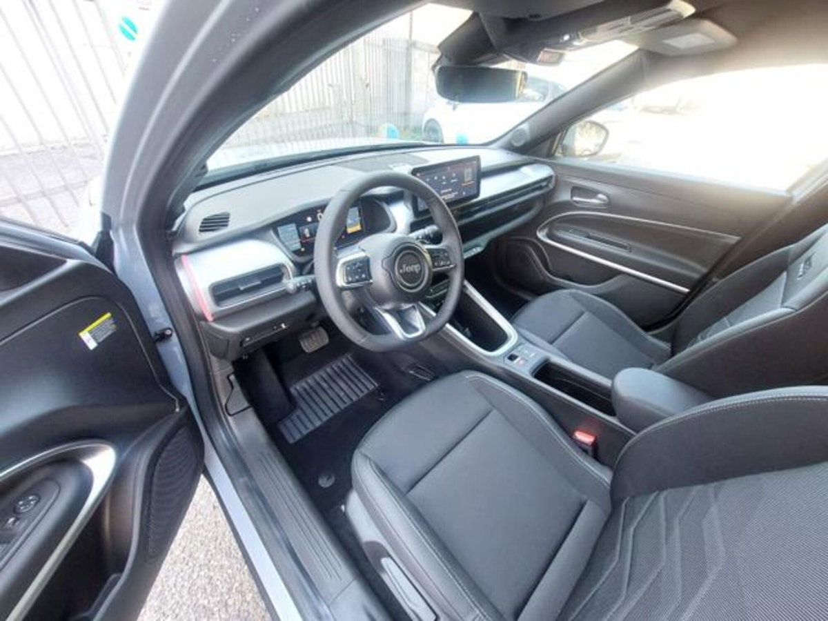 Jeep Avenger 1.2 turbo Summit fwd 100cv (7)