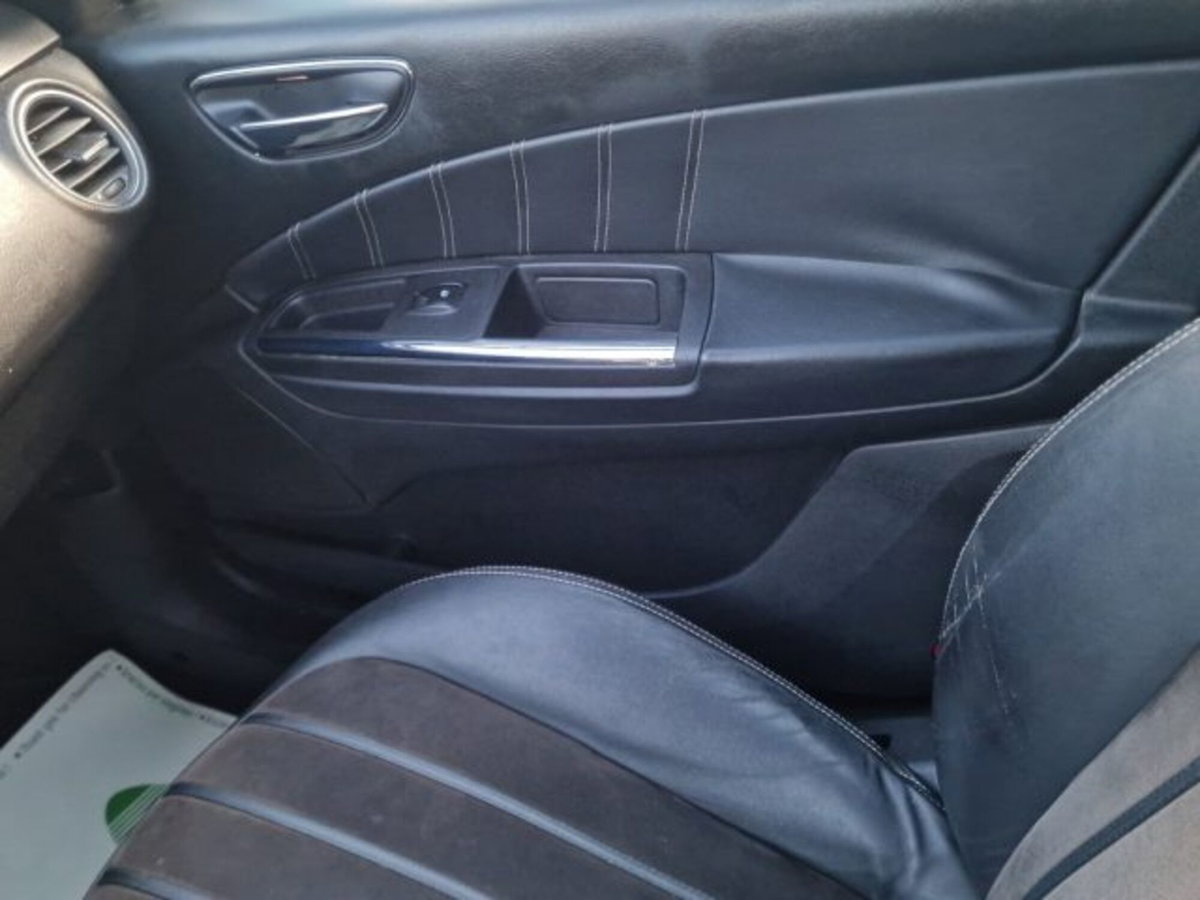 Lancia Delta 1.6 MJT DPF Oro (17)