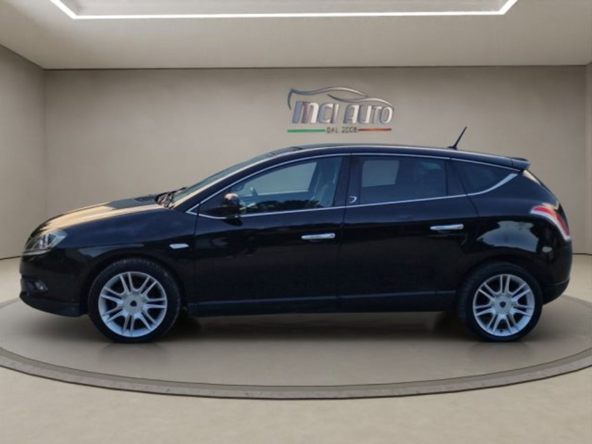 Lancia Delta 1.6 MJT DPF Oro (2)