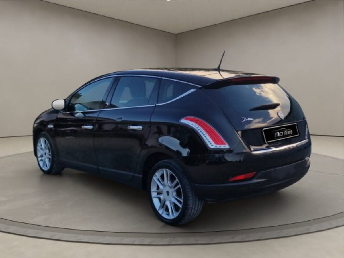 Lancia Delta 1.6 MJT DPF Oro (3)