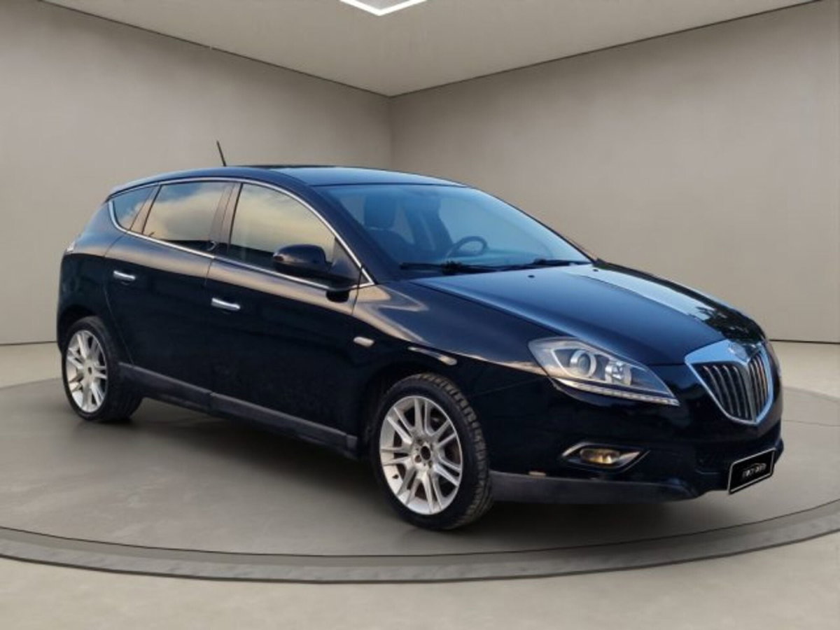 Lancia Delta 1.6 MJT DPF Oro (7)