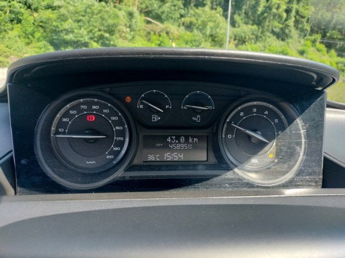 Lancia Ypsilon 1.0 FireFly 5 porte S&S Hybrid Maryne (12)