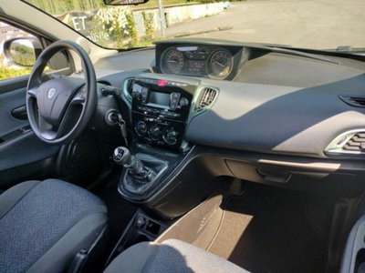 Lancia Ypsilon 1.0 FireFly 5 porte S&S Hybrid Maryne (14)