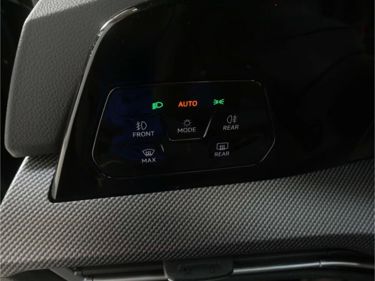 Volkswagen Golf GTI Clubsport 2.0 TSI DSG 5p. BlueMotion Technology (9)