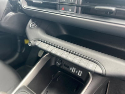 Jeep Avenger 1.2 turbo Summit fwd 100cv (12)