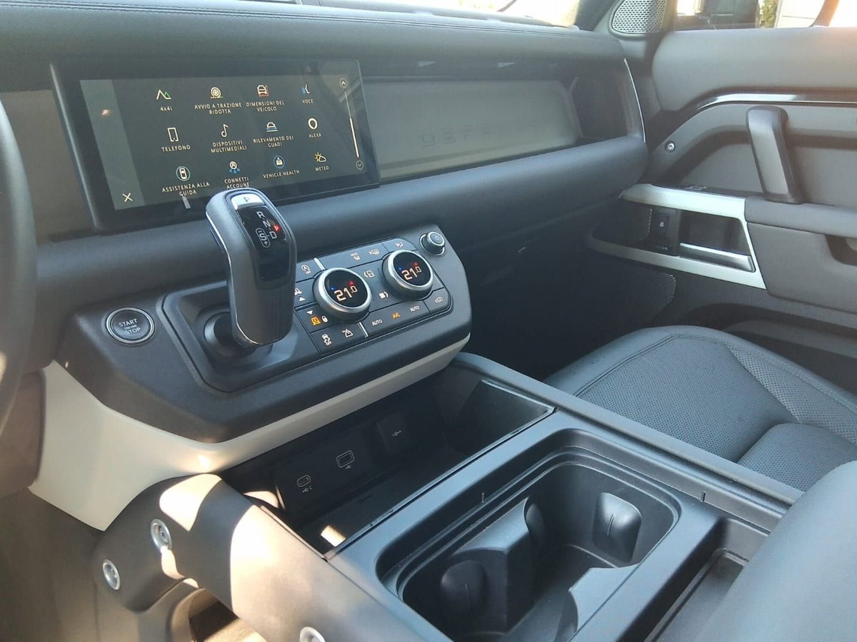Land Rover Defender 110 3.0d i6 mhev SE awd 250cv auto 6p.ti (13)