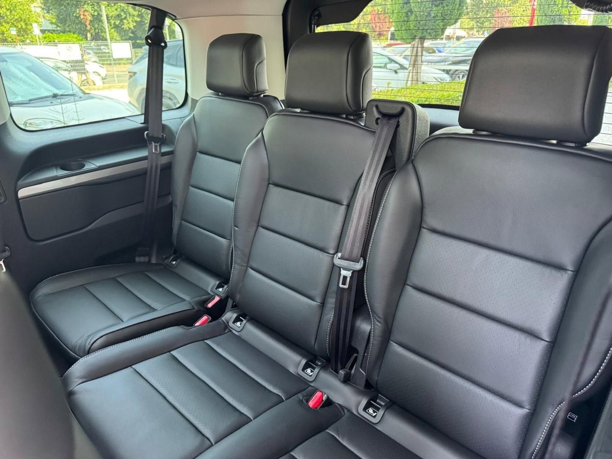Opel Zafira 16V DTI cat Elegance (9)