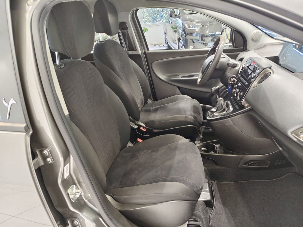 Lancia Ypsilon 1.3 MJT 16V 95 CV 5 porte S&S Gold (12)