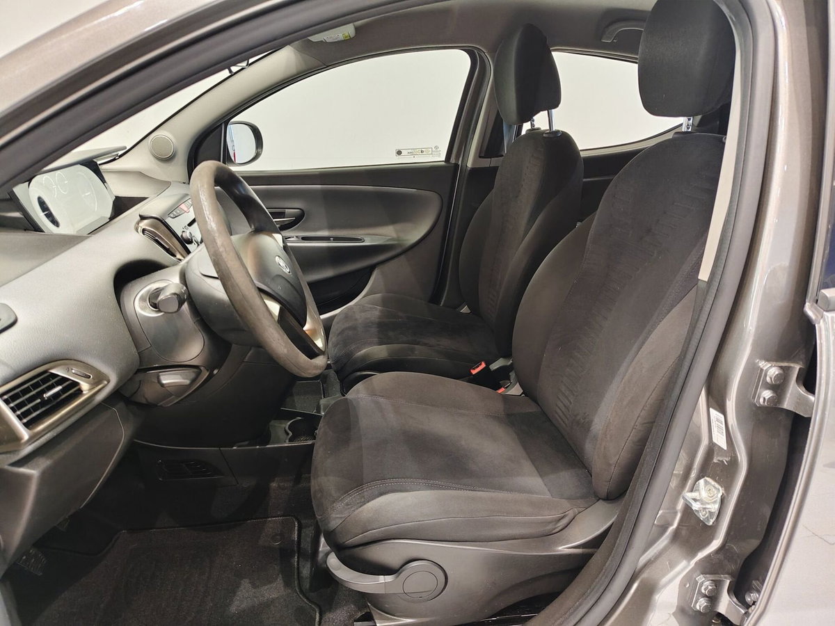 Lancia Ypsilon 1.3 MJT 16V 95 CV 5 porte S&S Gold (5)