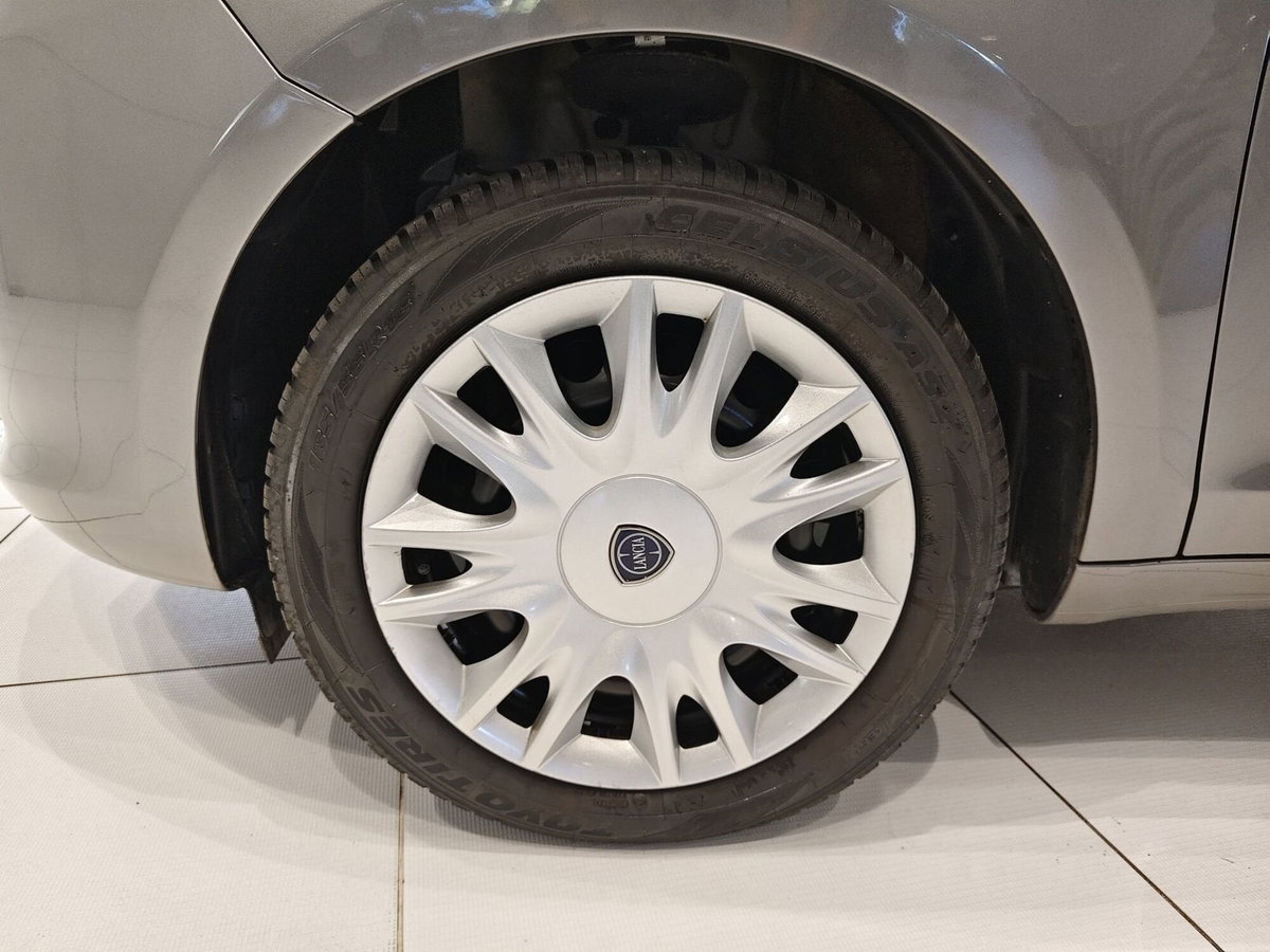 Lancia Ypsilon 1.3 MJT 16V 95 CV 5 porte S&S Gold (7)